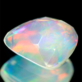 Opal im Rosenschliff mit 0.78 Ct