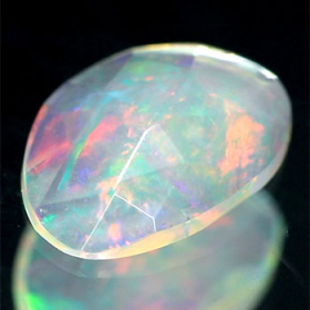 Opal im Rosenschliff mit 0.80 Ct
