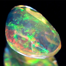 Opal im Rosenschliff mit 0.83 Ct