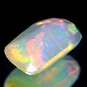 Opal im Rosenschliff mit 0.91 Ct