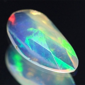 Opal im Rosenschliff mit 0.92 Ct
