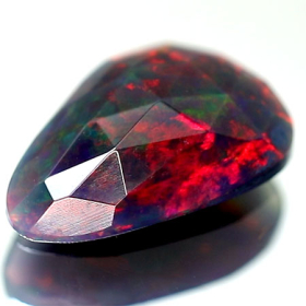 Schwarzer Welo-Opal im Rosenschliff mit 1.39 Ct, AAA Grade