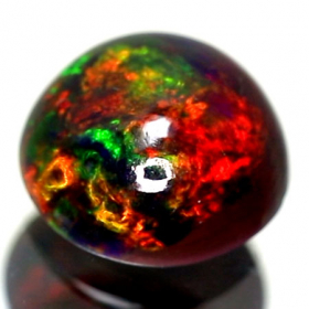 Schwarzer Opal mit 1.42 Ct, AAA Grade