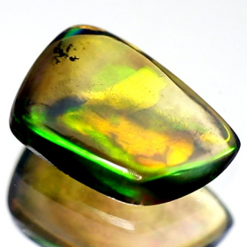 Schwarzer Opal mit 1.43 Ct, AAA Grade