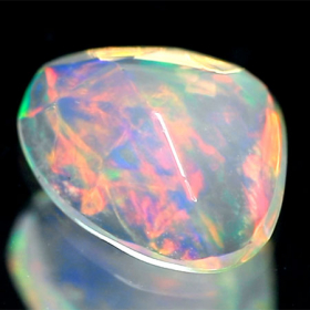 Opal im Rosenschliff mit 1.78 Ct