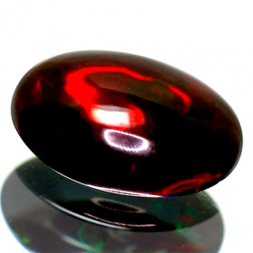 Schwarzer Opal mit 1.88 Ct, AAA Grade