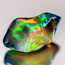 Schwarzer Opal-Kristall 1.90 Ct, AAA Grade, poliert