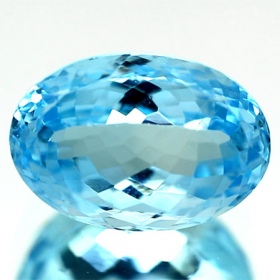 Topas in Swiss Blue mit 12.96 Ct