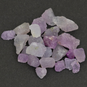 24 Hackmanit Kristalle 13.69 Ct, fluoreszierend