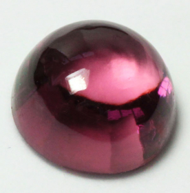 Rhodolit im Cabochonschliff mit 5 mm
