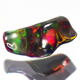 Schwarzer Opal-Kristall AAA Grade, 2.00 Ct, poliert -