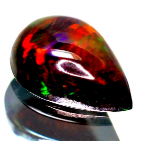 Schwarzer Opal mit 2.01 Ct, AAA Grade
