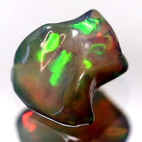 Schwarzer Opal-Kristall 2.12 Ct, AAA Grade, poliert