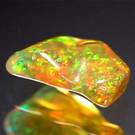 Welo Opal-Kristall mit 2.21 Ct, poliert