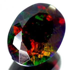 Schwarzer Opal mit 2.32 Ct - facettiert, AA Qualität