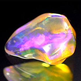 Welo Opal-Kristall mit 2.32 Ct, poliert