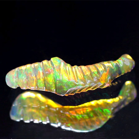Gravierter Welo Opal-Kristall mit 2.35 Ct