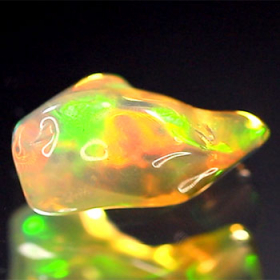 Welo Opal-Kristall mit 2.46 Ct, poliert