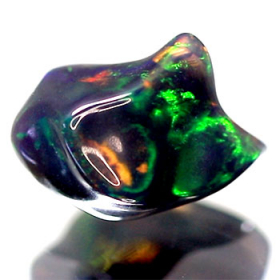 Schwarzer Opal-Kristall 2.62 Ct, AAA Grade, poliert