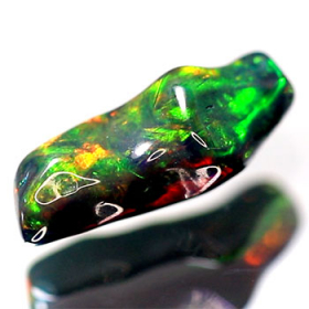 Schwarzer Opal-Kristall 2.67 Ct, AAA Grade, poliert