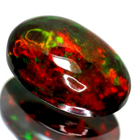 Schwarzer Opal mit 2.86 Ct, AAA Grade