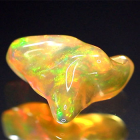 Welo Opal-Kristall mit 2.98 Ct, poliert
