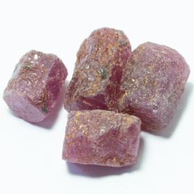 Rubin Kristalle mit 21.75 Ct