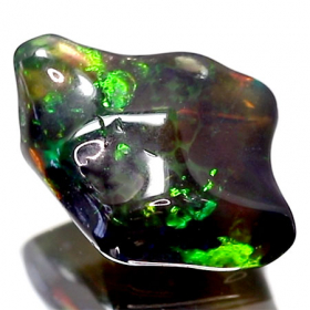 Schwarzer Opal-Kristall AAA Grade, 3.42 Ct, poliert