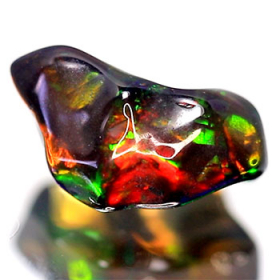 Schwarzer Opal-Kristall 3.51 Ct, AAA Grade, poliert