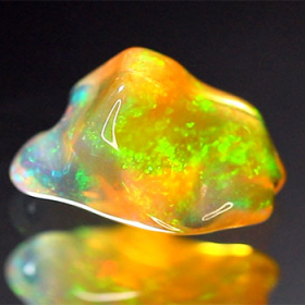 Welo Opal-Kristall mit 3.62 Ct, poliert