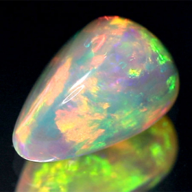 Opal mit 3.62 Ct, AAA Grade