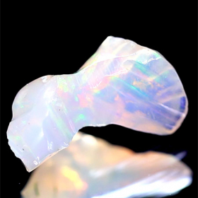 Gravierter Welo Opal-Kristall mit 4.15 Ct