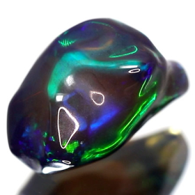Schwarzer Opal-Kristall 4.36 Ct, poliert