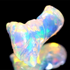 Gravierter Welo Opal-Kristall mit 4.52 Ct