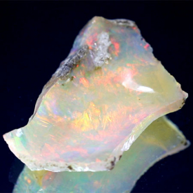 Opalkristall mit 4.81 Ct, AAA Grade