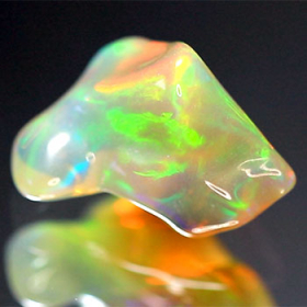 Welo Opal-Kristall mit 5.29 Ct, poliert