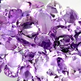 136.59 Ct Amethyste, teilgeschliffen