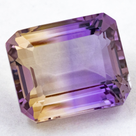 Ametrin mit 12.99 Ct