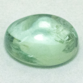 Apatit im Cabochonschliff mit 1.43 Ct
