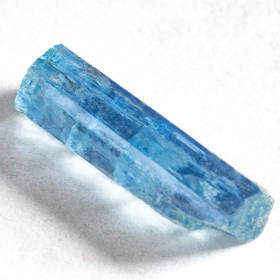 Santa Maria farbener Aquamarin-Kristall mit 1.22 Ct