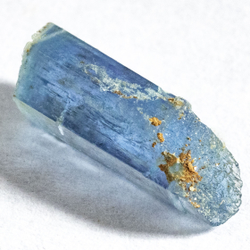 Santa Maria farbener Aquamarin-Kristall mit 1.84 Ct