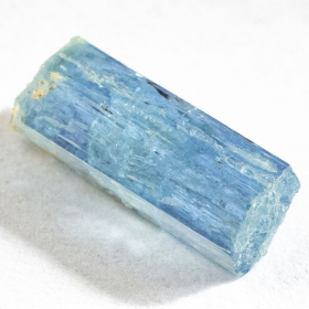 Santa Maria farbener Aquamarin-Kristall mit 2.63 Ct