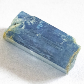 Santa Maria farbener Aquamarin-Kristall mit 2.69 Ct