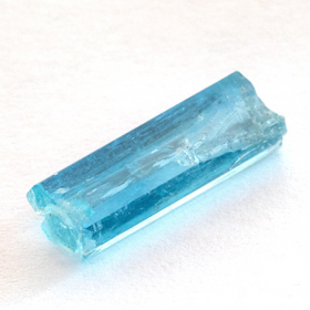 Santa Maria farbener Aquamarin-Kristall mit 3.18 Ct