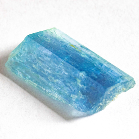 Santa Maria farbener Aquamarin-Kristall mit 5.05 Ct