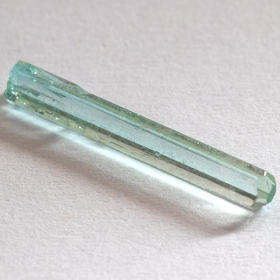 Santa Maria farbener Aquamarin-Kristall mit 1.46 Ct