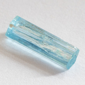 Santa Maria farbener Aquamarin-Kristall mit 1.55 Ct