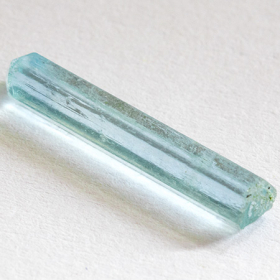 Santa Maria farbener Aquamarin-Kristall mit 1.59 Ct