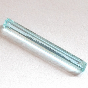 Santa Maria farbener Aquamarin-Kristall mit 1.83 Ct