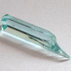Santa Maria farbener Aquamarin-Kristall mit 2.65 Ct